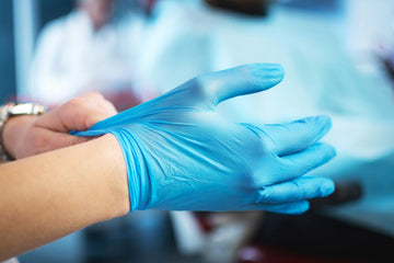 Disposable Vinyl Gloves Remain Essential for Safety in Healthcare Settings